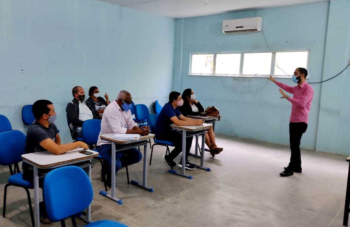 Camacã: Secretaria de Educação realiza Reunião de Treinamento para instalação do Portal Acadêmico